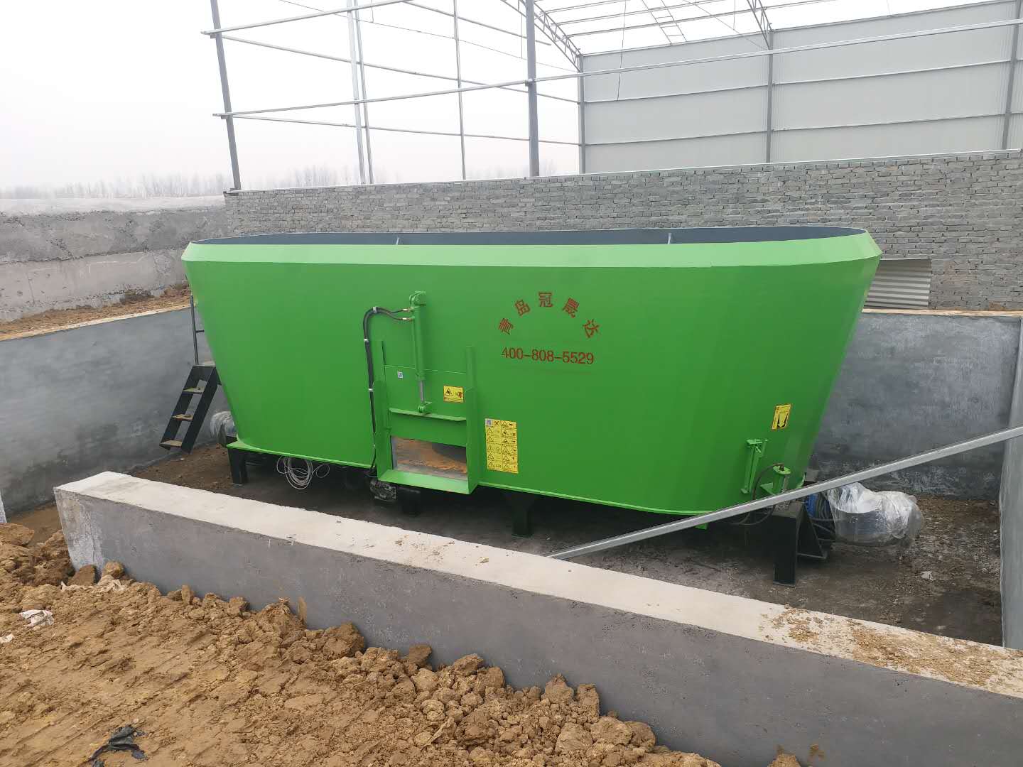 河南某公司購買固定式TMR攪拌機 河南某公司購買固定式TMR攪拌機